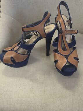 Jessica Simpson Navy and Brown Peep-Toe Platform Heels